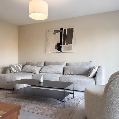 Casa de Férias Maison Contemporaine De 150 M2 Avec Garage Prive Et Terrasse Ensoleillee *