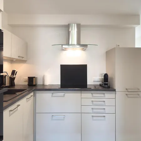 Maison Contemporaine De 150 M2 Avec Garage Prive Et Terrasse Ensoleillee Casa de Férias