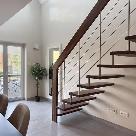 Casa de Férias Maison Contemporaine De 150 M2 Avec Garage Prive Et Terrasse Ensoleillee Monswiller