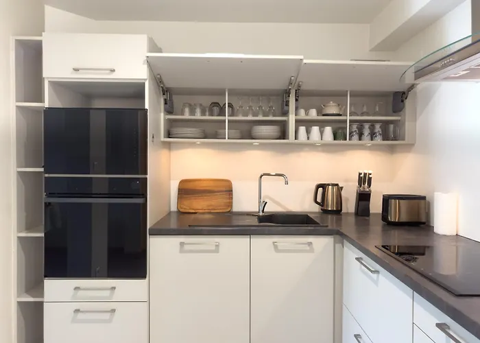 Maison Contemporaine De 150 M2 Avec Garage Prive Et Terrasse Ensoleillee Feriehus