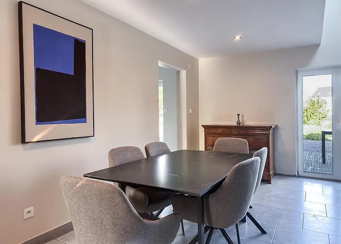 Maison Contemporaine De 150 M2 Avec Garage Prive Et Terrasse Ensoleillee *